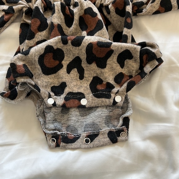 Cheetah Print Toddler Romper - Picture 2 of 3